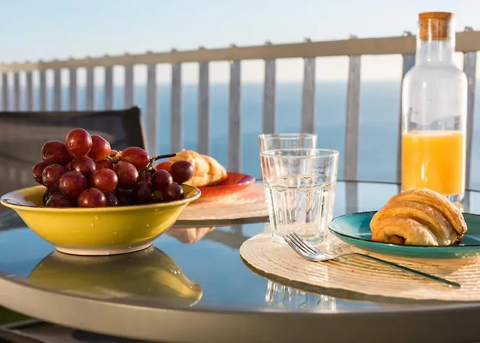 Bayview By Lovelystay Διαμέρισμα *