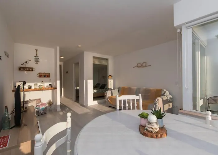 Διαμέρισμα Bayview By Lovelystay *