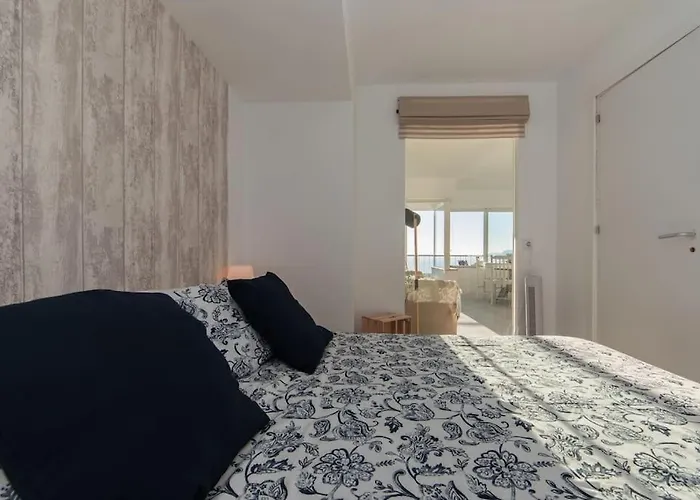 Bayview By Lovelystay Διαμέρισμα *